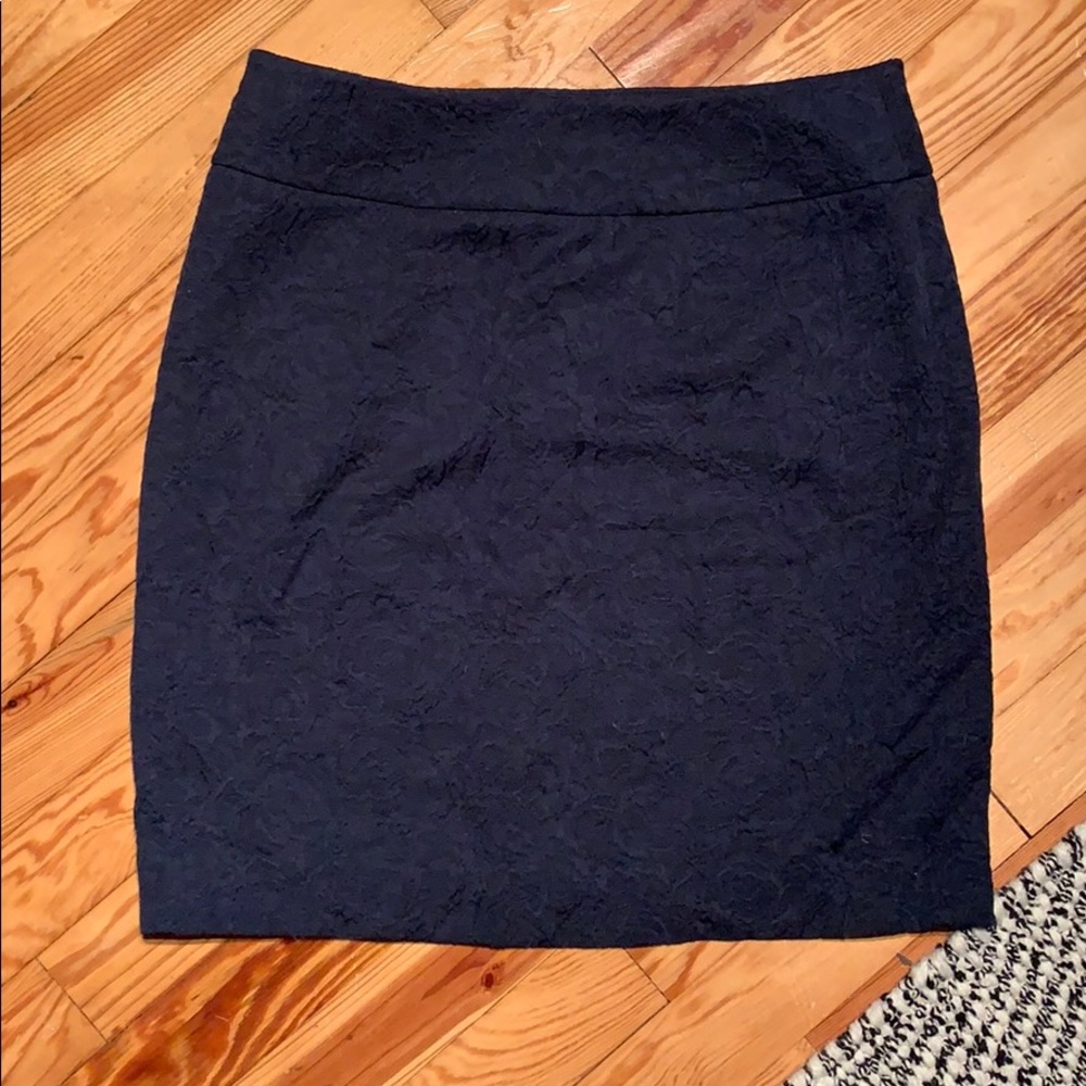 Ann Taylor Size 2 Navy embossed floral mini skirt